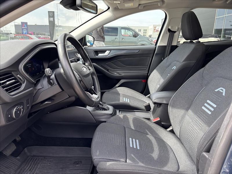 Ford Focus 1,0 mHEV 114kW Active DPH - fotka 23 z 44