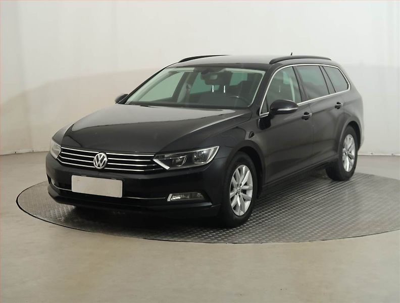 Volkswagen Passat (2016) Comfortline 2.0 TDI, Automat - fotka 2 z 14