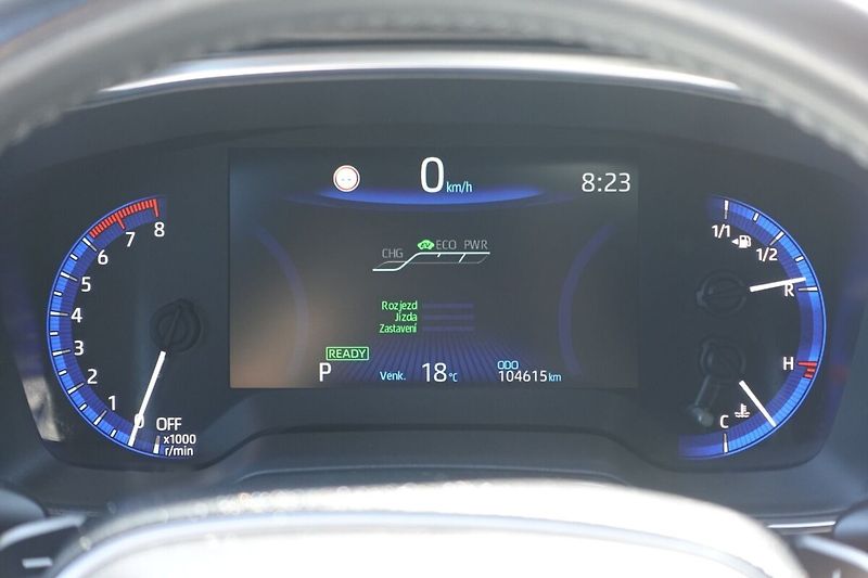 Toyota Corolla 2.0HSD e-CVT Comfort Tech - fotka 23 z 30