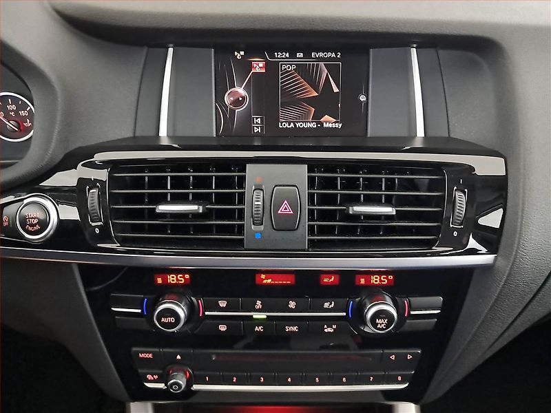 BMW X3 (2015) xDrive20d, 4X4, Automat - fotka 12 z 17