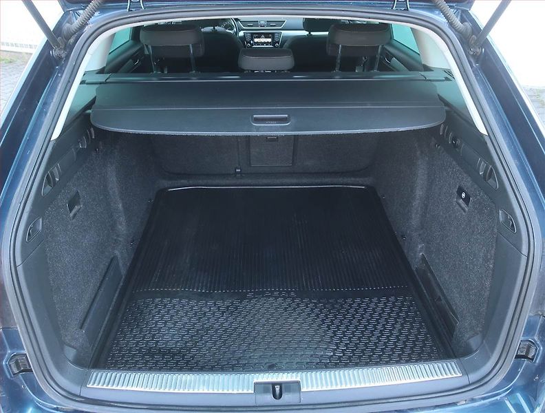 Škoda Superb (2016) Ambition 1.6 TDI, Automat - fotka 14 z 18