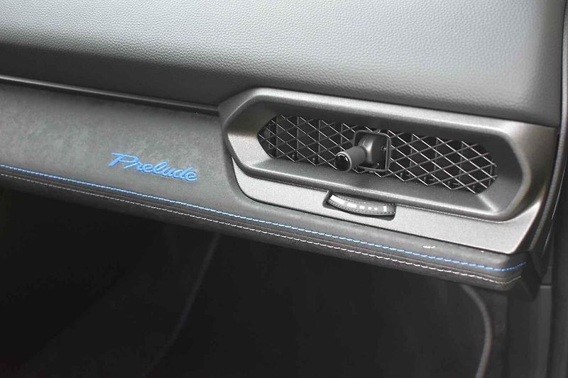 Na volných zatáčkovitých silnicích je Honda Prelude jako doma.