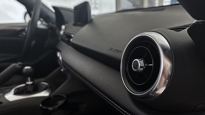 Mazda MX-5 (2026) 1.5 G132 Homura RF PEVNÁ STŘ. - fotka 16 z 21