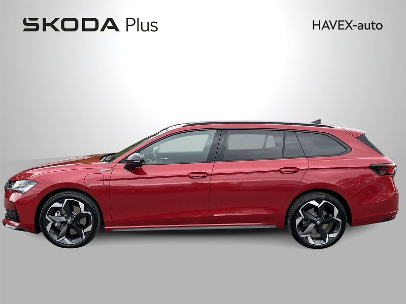 Škoda Superb (2025) Combi 1.5 TSI iV DSG Sportline - fotka 3 z 32