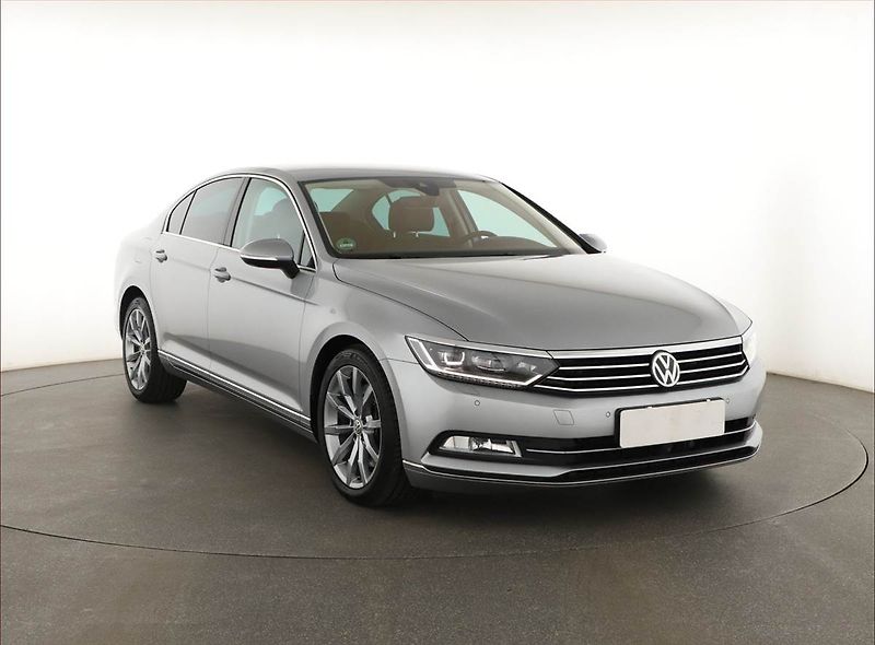 Volkswagen Passat (2019) 2.0 TSI - fotografie inzerátu