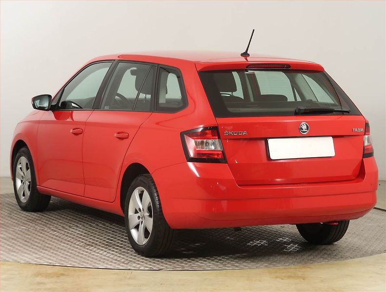 Škoda Fabia (2016) 1.2 TSI, Park. senzory - fotka 4 z 17