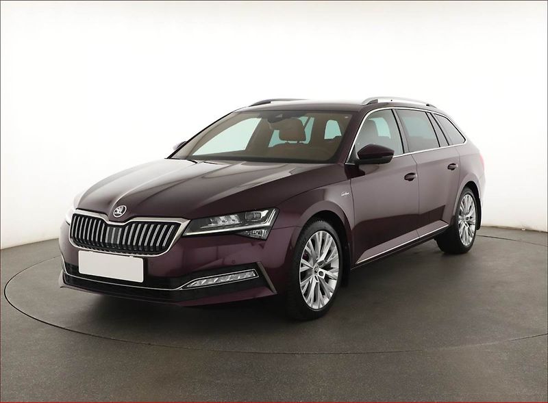 Škoda Superb (2022) Laurin&Klement 1.5 TSI - fotka 2 z 20