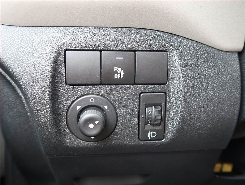 Citroën Berlingo (2014) 1.6 HDi, 5Míst, ČR - fotka 15 z 18