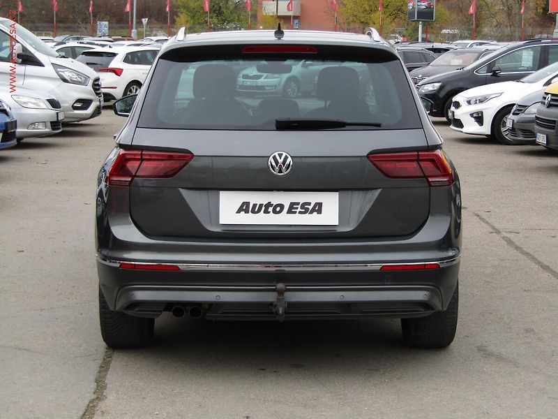 Volkswagen Tiguan (2016) 2.0 TDi, Highline, LED, panor - fotka 5 z 15