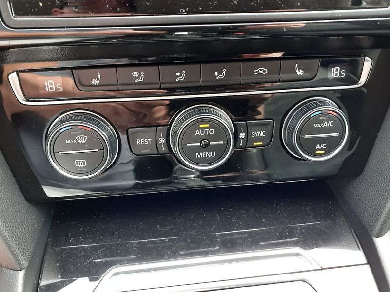 Volkswagen Passat Variant (2016) 1.4 TSi 110 Kw Highline - fotka 18 z 41