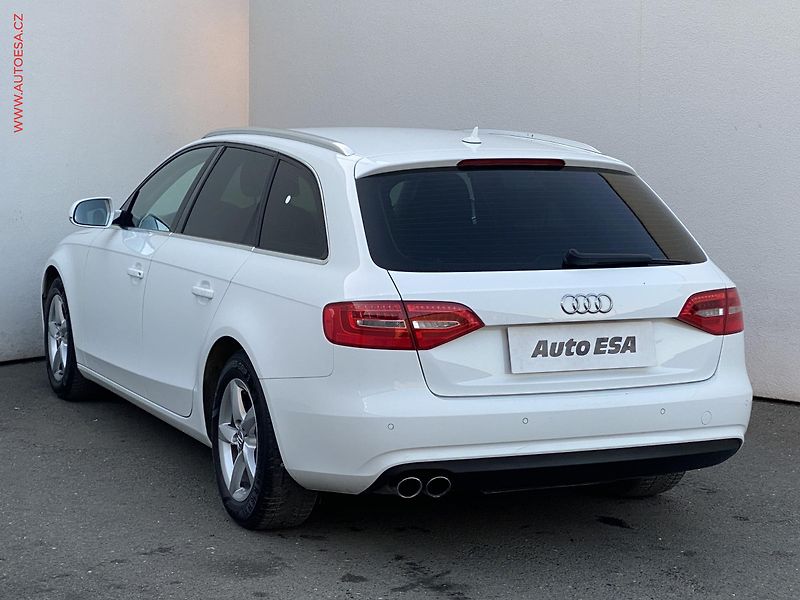Audi A4 (2014) 2.0 TDi, Ambiente, bixen - fotka 6 z 17