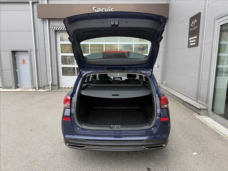 Hyundai i30 1,5 i  WG Comfort Alu 16 - fotka 18 z 25