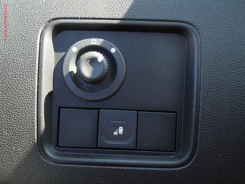 Dacia Duster (2022) 1.0i, 2.maj,ČR, Navi, autoAC - fotka 21 z 22