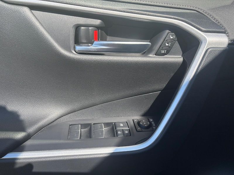 Toyota RAV4 2.5 HSD e-CVT AWD Executive - fotka 12 z 29