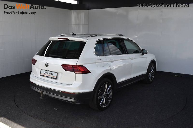 Volkswagen Tiguan (2020) 2.0TDI 140kW 4x4,tažné,Matrix - fotka 2 z 28