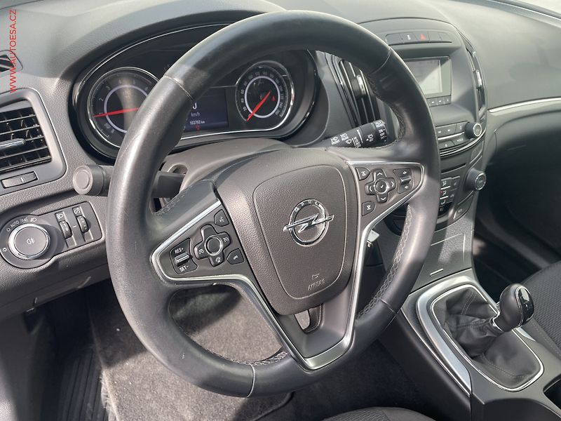 Opel Insignia (2015) 2.0 CDTi, ČR - fotka 11 z 22