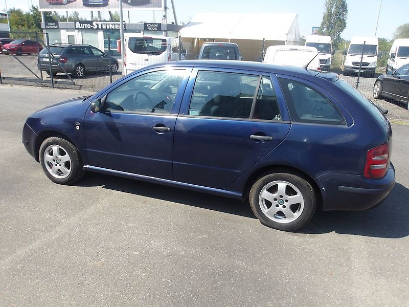 Škoda Fabia 1,4i 1.MAJ.! NAJ.47000km !!! - fotka 17 z 29