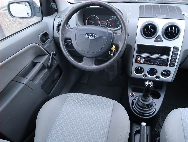 Ford Fusion (2005) 1.6 TDCi, nová STK, Tažné - fotka 7 z 13