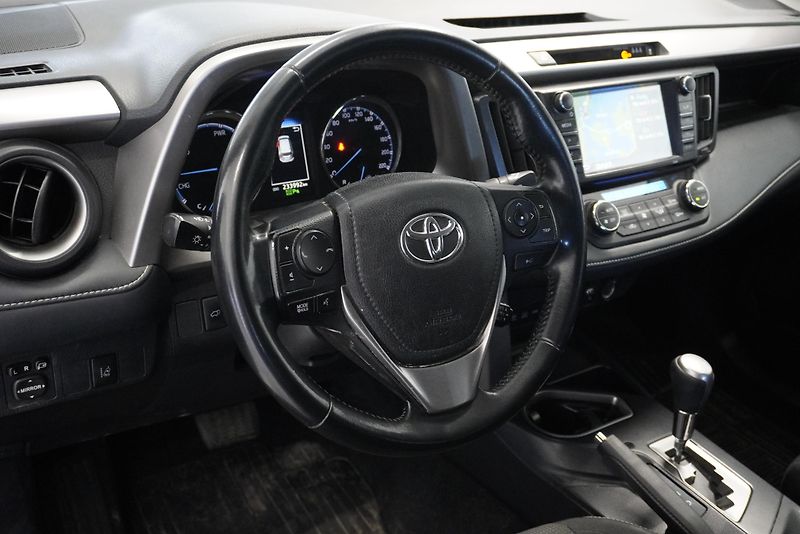 Toyota RAV4 2.5 HYBRID EXECUTIVE 4WD AUT. - fotka 13 z 28