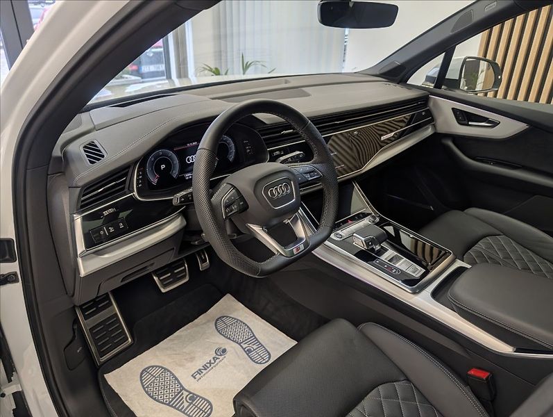 Audi Q7 3.0 TDI 50 s Line - fotka 15 z 35