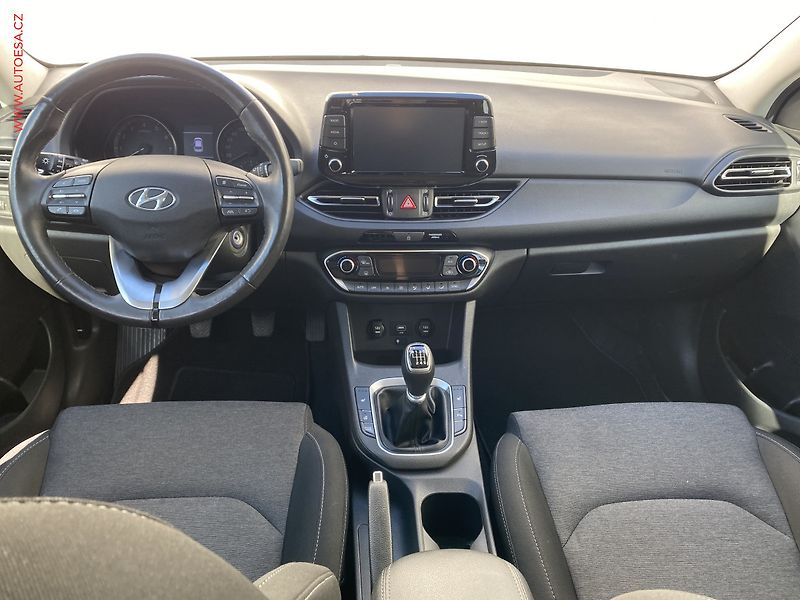 Hyundai i30 (2023) 1.5 T-GDi, ČR, Smart, TZ - fotka 8 z 18