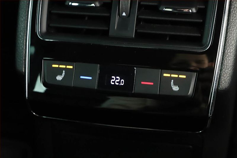 Škoda Superb (2021) Laurin&Klement 2.0 TDI - fotka 16 z 20