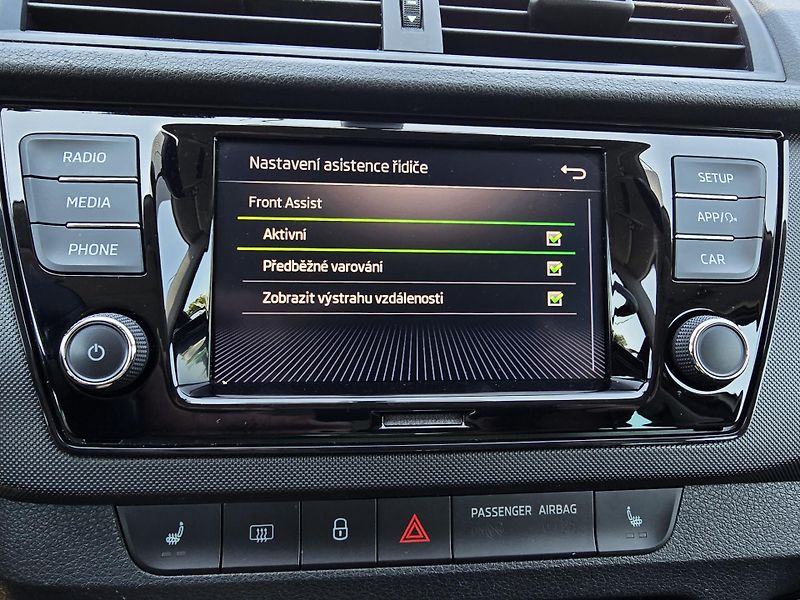 Škoda Fabia 1.0TSI 70KW TOUR SmartLink ČR  - fotka 25 z 32