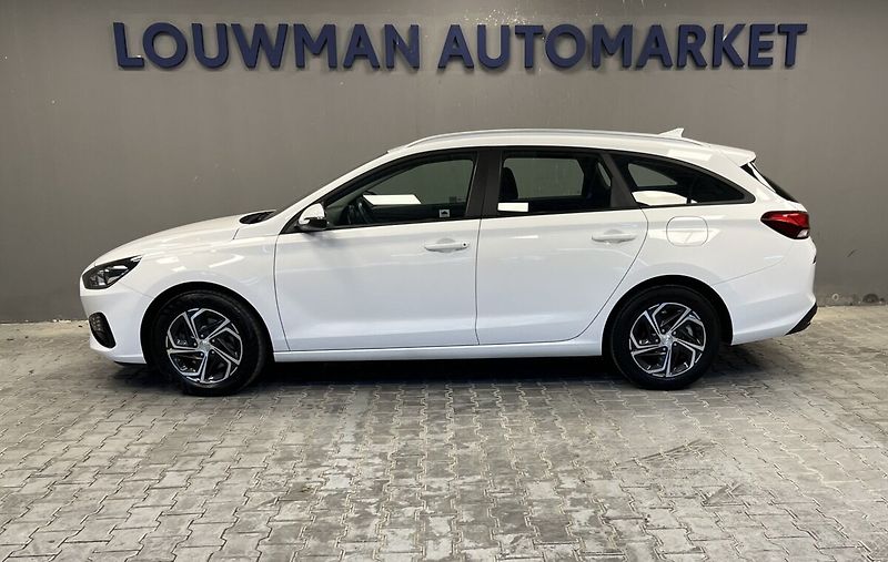 Hyundai i30 FAMILY COMFORT - fotka 3 z 15
