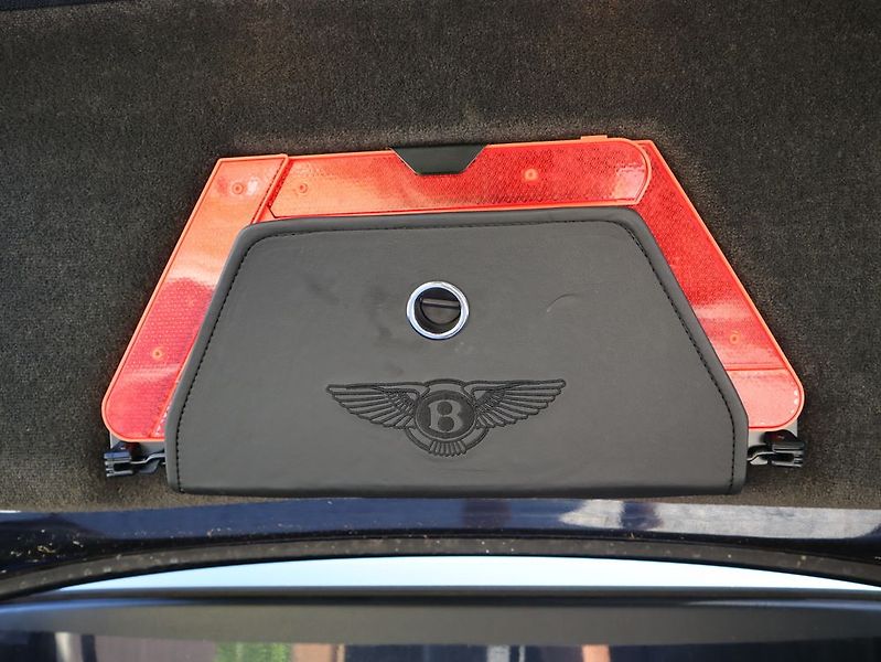 Bentley Continental GT (2004) - fotka 14 z 42