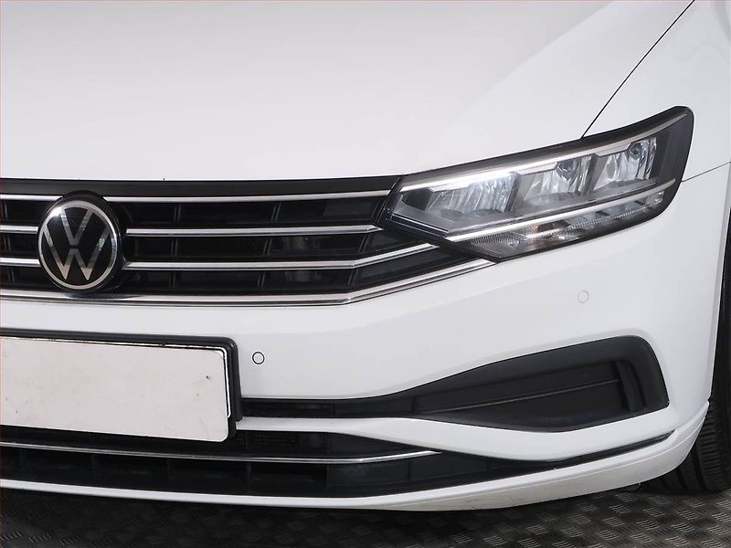 Volkswagen Passat (2020) Business 1.5 TSI, ČR,1.maj - fotka 18 z 18