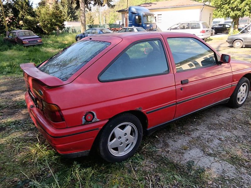 Ford Escort (1992) XR3  1,8 ZETEC - fotka 2 z 11