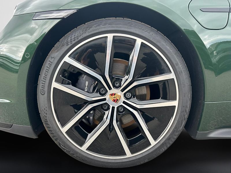 Porsche Taycan (2026) Black Edition - fotka 12 z 30