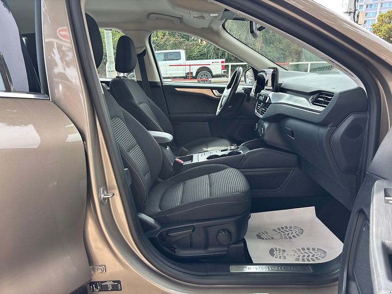 Ford Kuga 2.0EcoBlue.TITAN.DPH.AT.1MAJ.4 - fotka 22 z 50