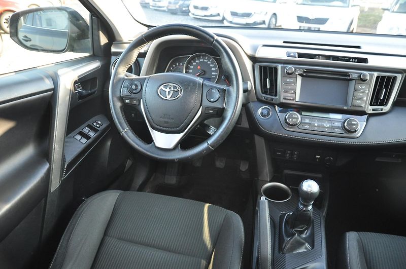 Toyota RAV4 2.0D-4D 91kW 4x4  - fotka 5 z 13