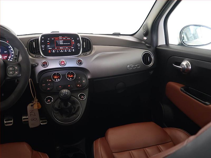 Abarth 595 (2020) Turismo, Kůže, Navi, Bi-Xenony - fotka 8 z 14