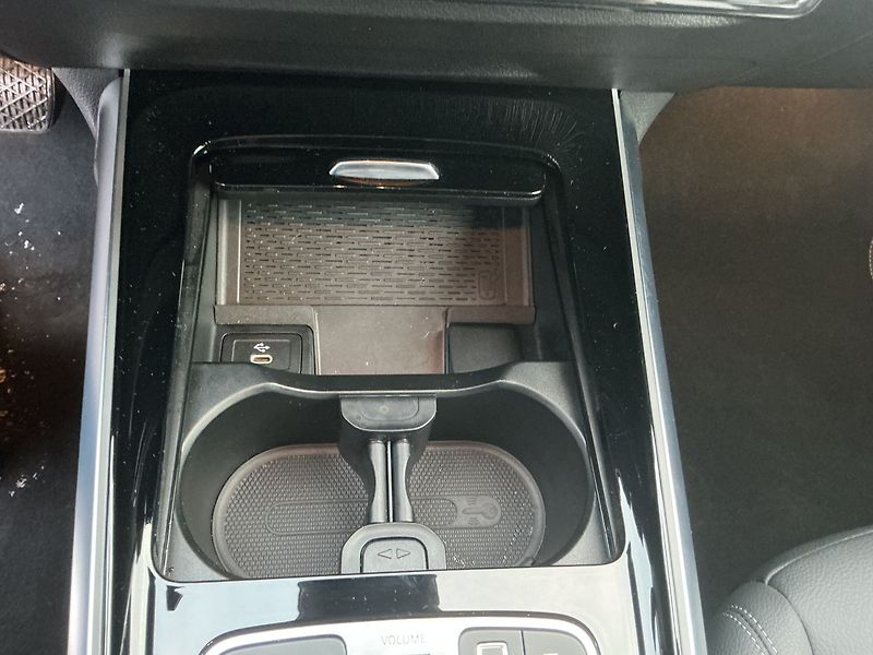 Mercedes-Benz GLB 200 d 4MATIC - fotka 15 z 26