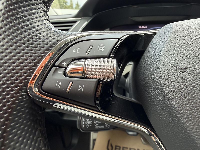Škoda Superb  2.0 TDI 147kW Style Combi DSG - fotka 25 z 34