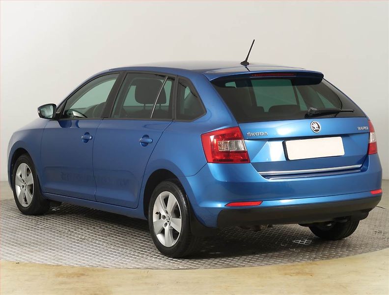 Škoda Rapid (2015) Spaceback 1.2 TSI, Serv.kniha - fotka 4 z 16
