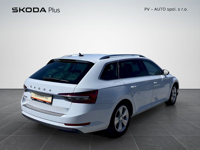 Škoda Superb (2023) 2.0 TDI 110kW DSG Style Plus c - fotka 2 z 35