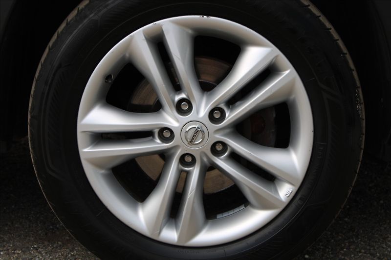 Nissan Qashqai 2,0 i  NOVÉ V ČR,4x4,TAŽNÉ - fotka 23 z 24