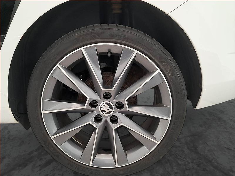 Škoda Fabia (2017) 1.0 TSI, Serv.kniha - fotka 15 z 17