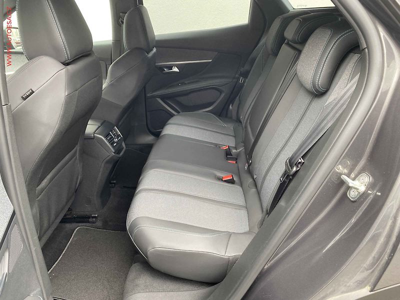 Peugeot 3008 (2023) 1.2 PT, Allure, LED, navi - fotka 10 z 17