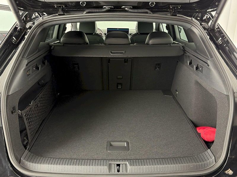 Volkswagen ID.7 Tourer (2025) GTX 250kW 4Motion, 91 kWh - fotka 45 z 48