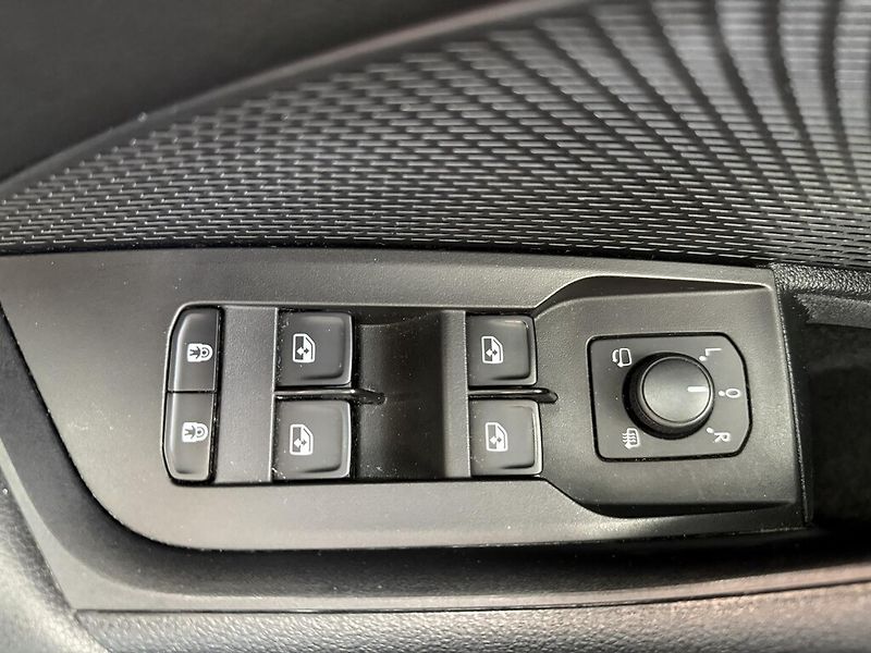 Škoda Octavia DSG 2,0 TDi 110 kW Style - fotka 19 z 25