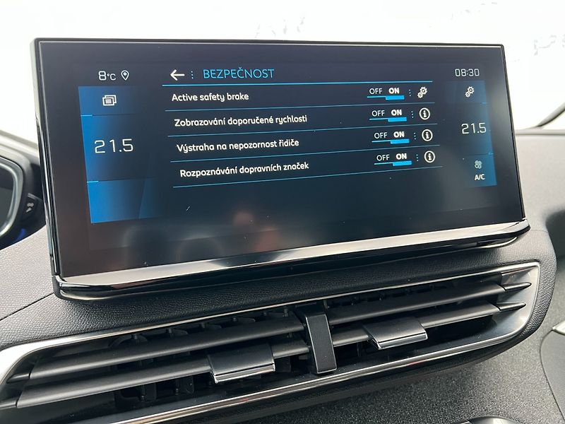 Peugeot 3008 (2021) 1.2PT 96kW! ALLURE! Tažné! ČR! - fotka 33 z 41