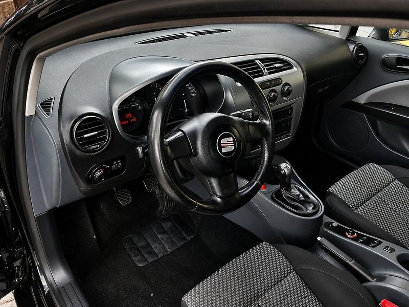 Seat Leon 1,6 MPi (75kW)*STK DO 7/2028* - fotka 8 z 15