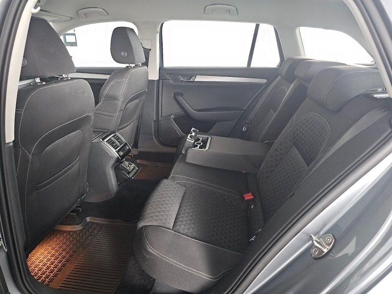 Škoda Superb (2016) 2.0TDi 140kW DSG STYLE PLUS TA - fotka 7 z 27