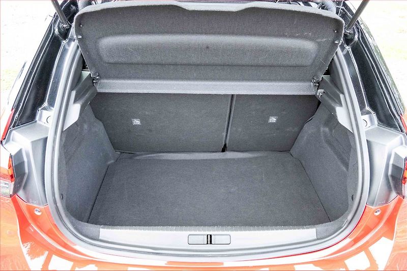 Opel Corsa (2025) 1.2 Turbo, Automat, Serv.kniha - fotka 14 z 16