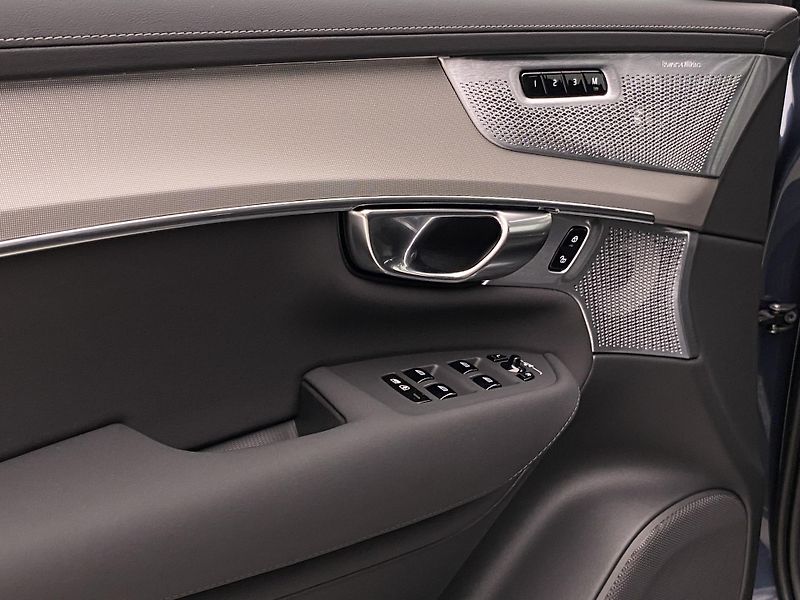 Volvo XC90 (2026) B5 AWD AUT BLACK EDITION PLUS  - fotka 29 z 74