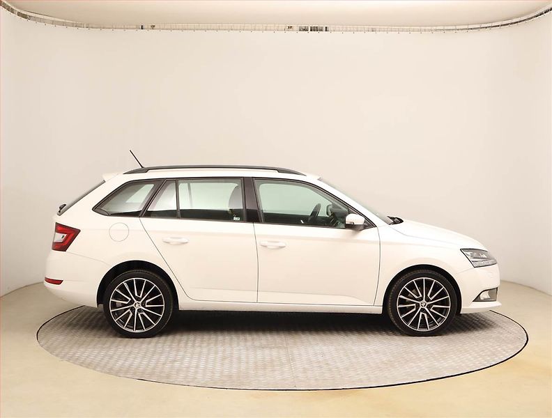 Škoda Fabia (2019) 1.0 TSI, Tempomat - fotka 6 z 22